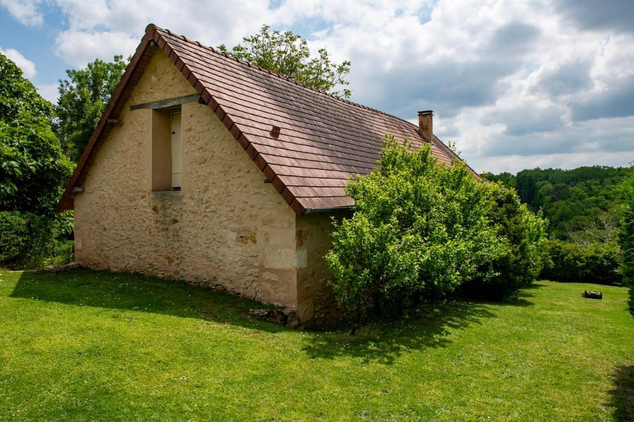 Les Gites De Juevince Issac Экстерьер фото